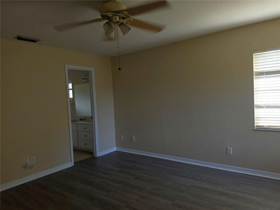 For Rent: $1,700 (3 beds, 2 baths, 1425 Square Feet)