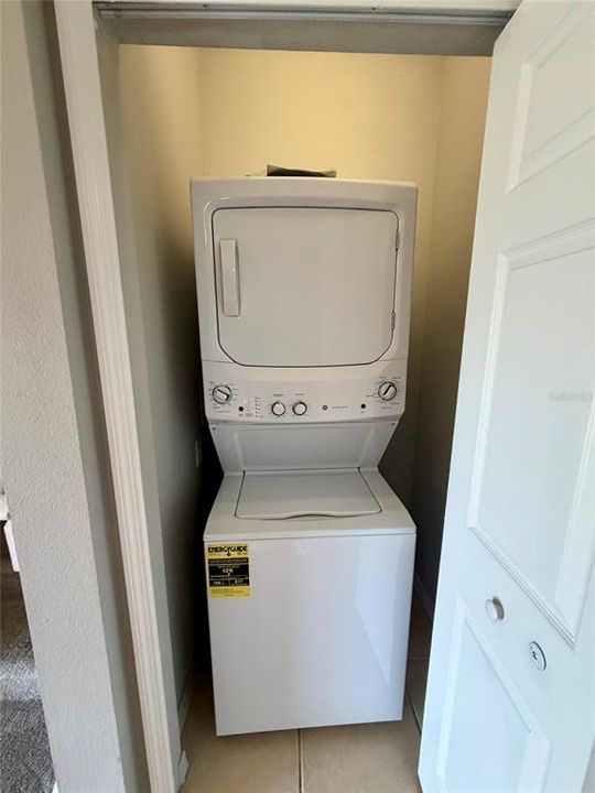 Activo con contrato: $1,800 (3 camas, 2 baños, 1203 Pies cuadrados)