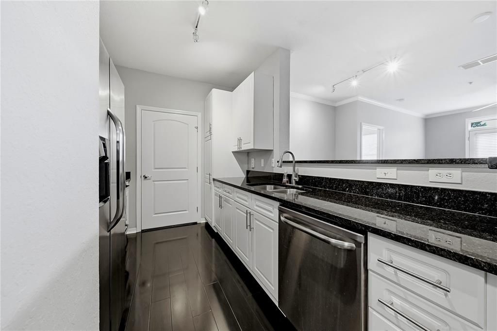 En Venta: $255,900 (2 camas, 2 baños, 1080 Pies cuadrados)