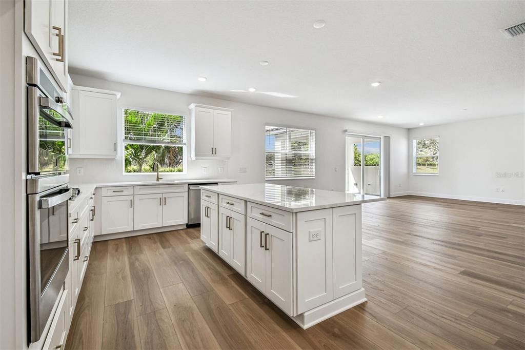 На продажу: $659,999 (3 спален, 2 ванн, 2809 Квадратных фут)