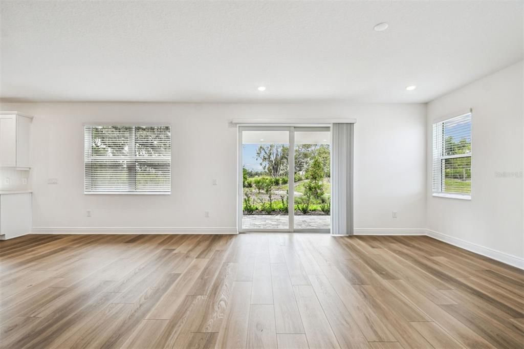 На продажу: $659,999 (3 спален, 2 ванн, 2809 Квадратных фут)