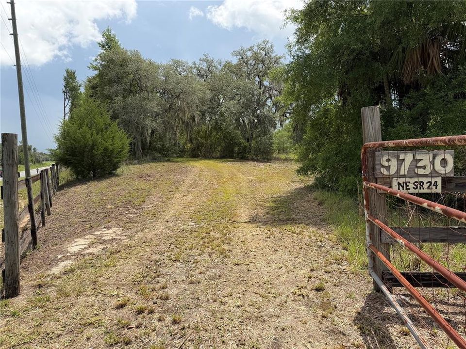 待售: $175,000 (5.07 acres)