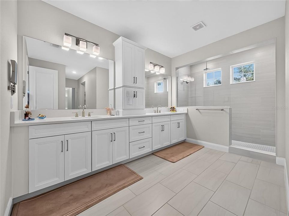For Sale: $874,900 (5 beds, 4 baths, 3525 Square Feet)