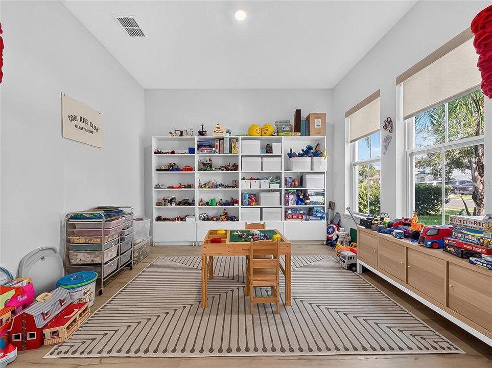 For Sale: $874,900 (5 beds, 4 baths, 3525 Square Feet)