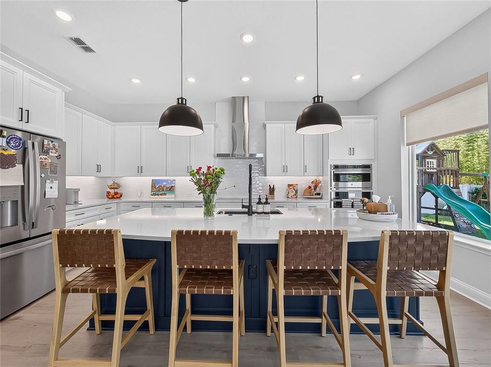 For Sale: $874,900 (5 beds, 4 baths, 3525 Square Feet)