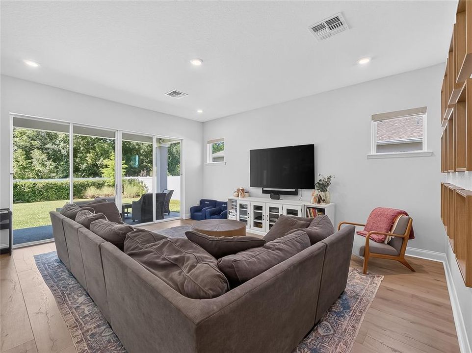 For Sale: $874,900 (5 beds, 4 baths, 3525 Square Feet)
