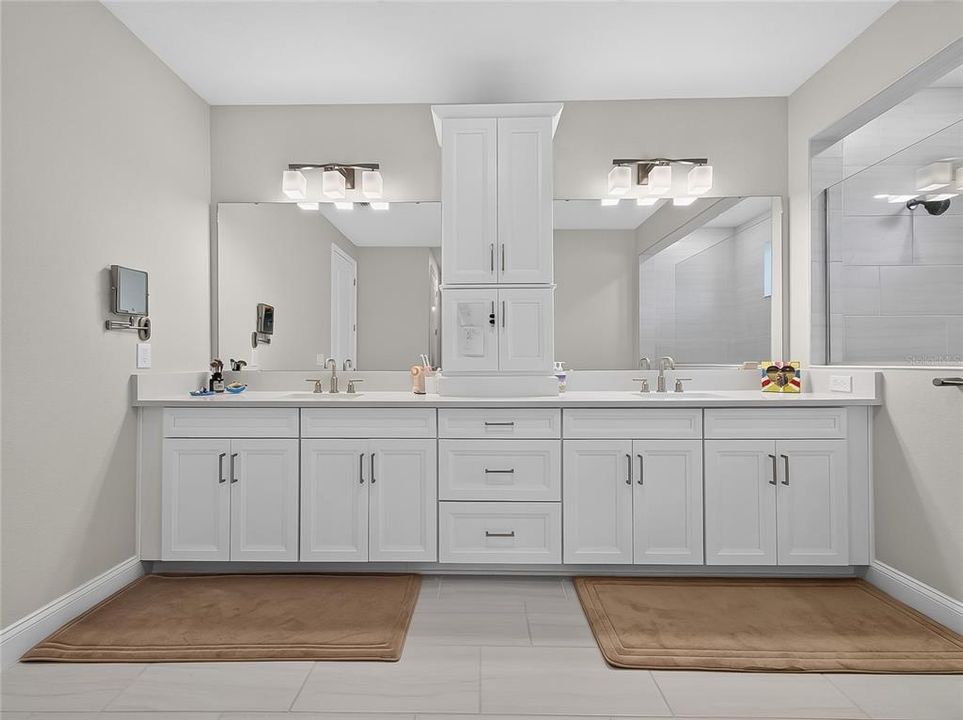 For Sale: $874,900 (5 beds, 4 baths, 3525 Square Feet)