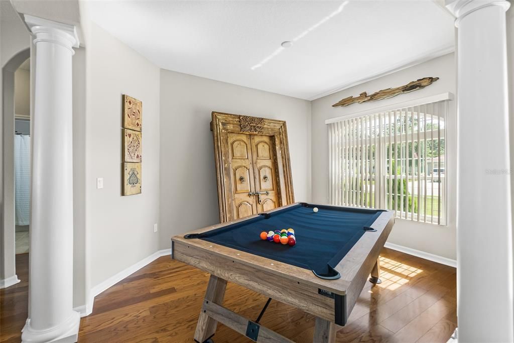 En Venta: $599,000 (4 camas, 2 baños, 2490 Pies cuadrados)