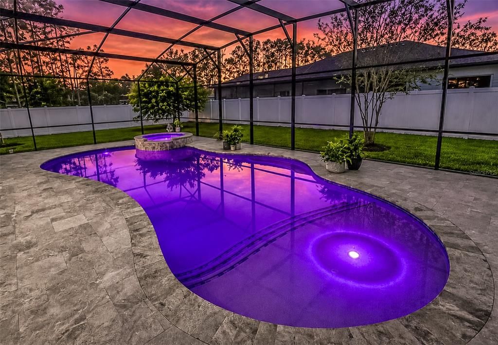 En Venta: $599,000 (4 camas, 2 baños, 2490 Pies cuadrados)