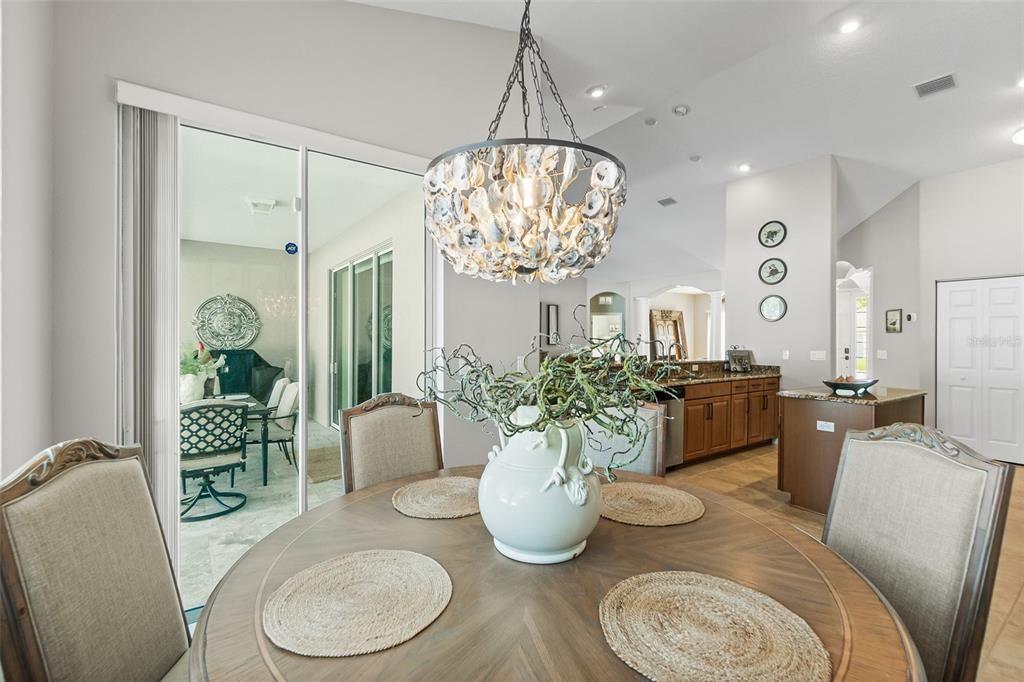 En Venta: $599,000 (4 camas, 2 baños, 2490 Pies cuadrados)