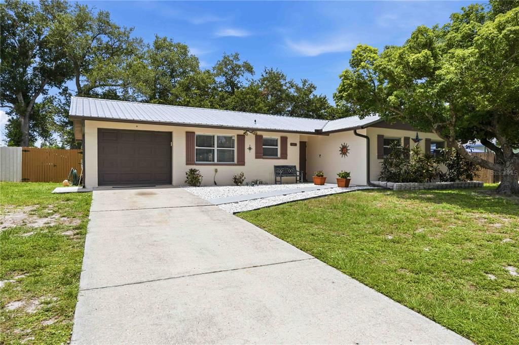 For Sale: $379,900 (3 beds, 2 baths, 1254 Square Feet)
