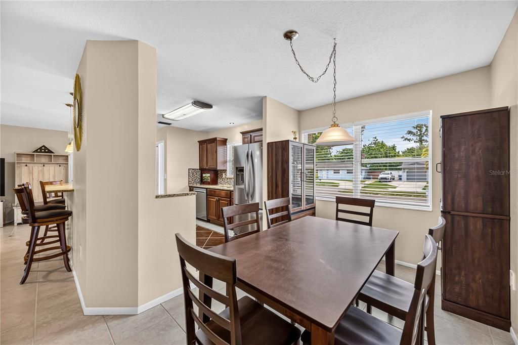 For Sale: $379,900 (3 beds, 2 baths, 1254 Square Feet)