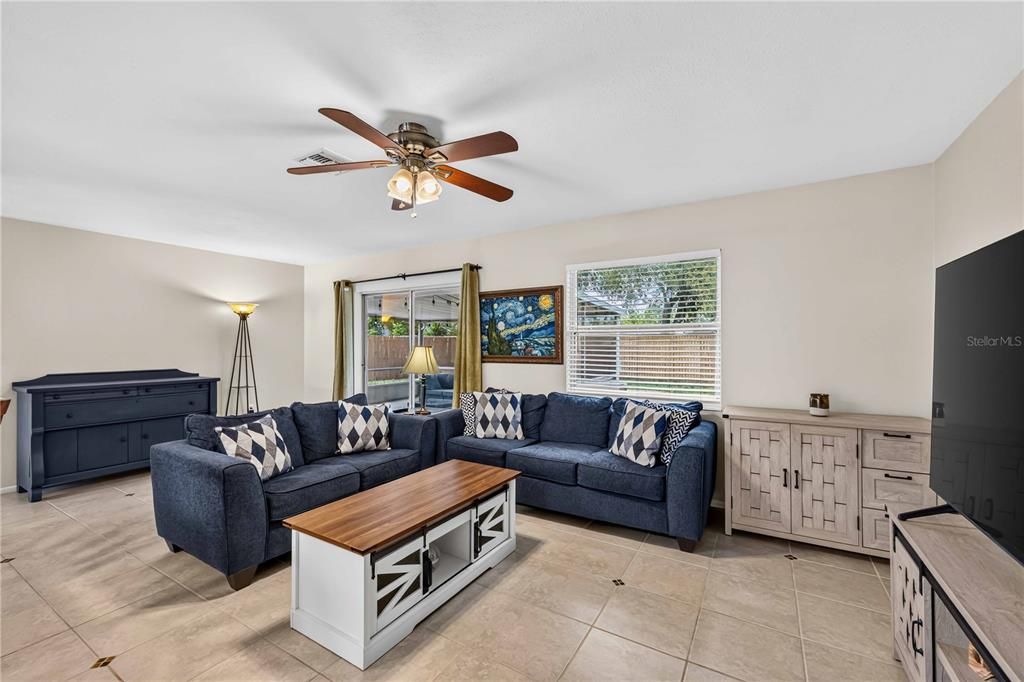 For Sale: $379,900 (3 beds, 2 baths, 1254 Square Feet)