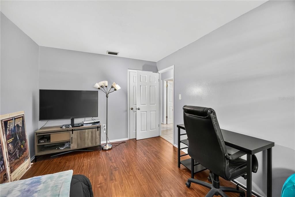 For Sale: $379,900 (3 beds, 2 baths, 1254 Square Feet)