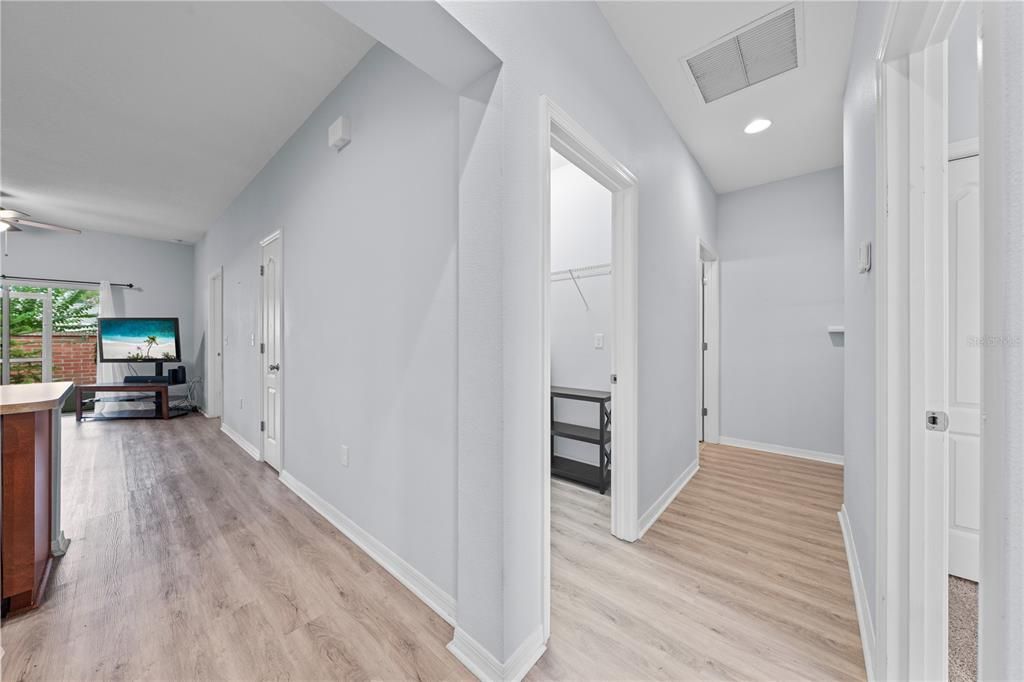 For Sale: $275,000 (3 beds, 2 baths, 1198 Square Feet)
