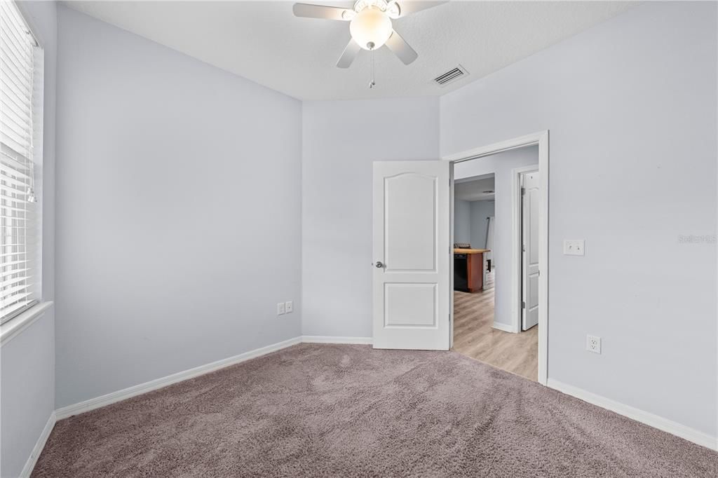 For Sale: $275,000 (3 beds, 2 baths, 1198 Square Feet)