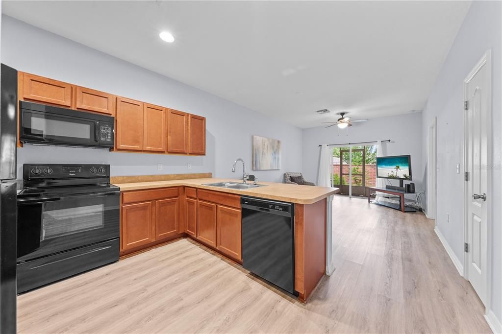 For Sale: $275,000 (3 beds, 2 baths, 1198 Square Feet)