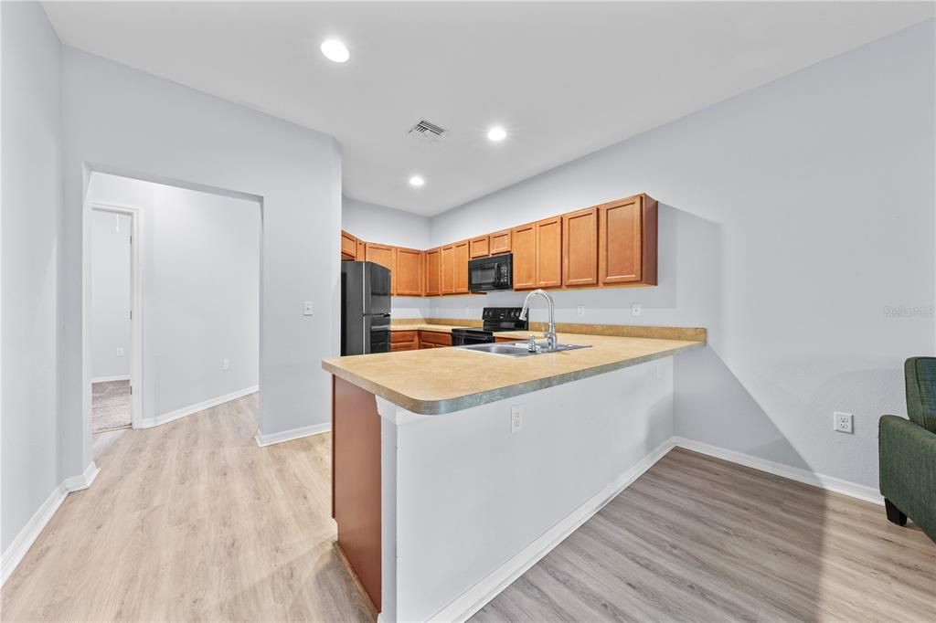For Sale: $275,000 (3 beds, 2 baths, 1198 Square Feet)