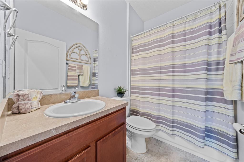 For Sale: $275,000 (3 beds, 2 baths, 1198 Square Feet)