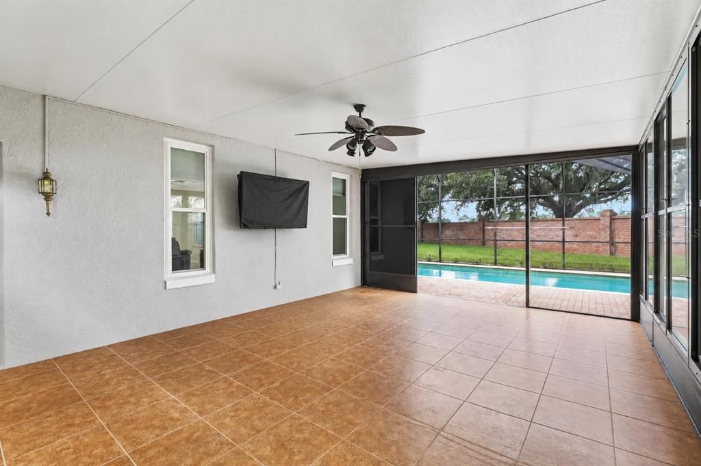En Venta: $715,000 (5 camas, 4 baños, 2655 Pies cuadrados)