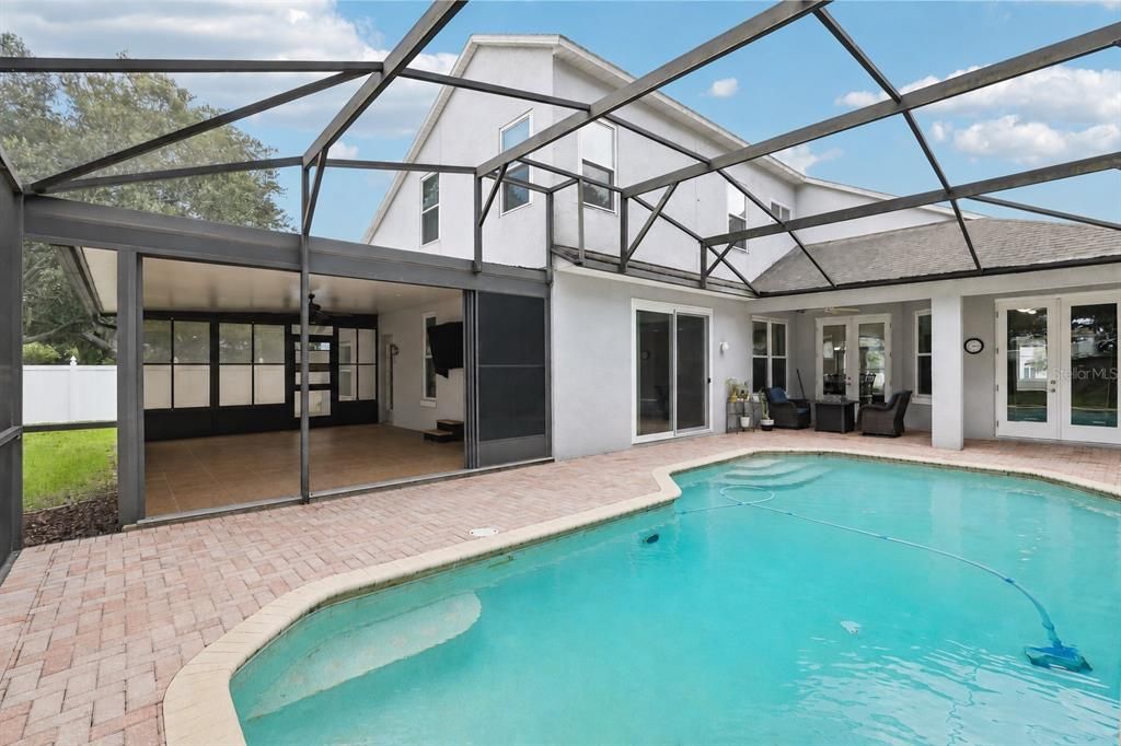 En Venta: $715,000 (5 camas, 4 baños, 2655 Pies cuadrados)