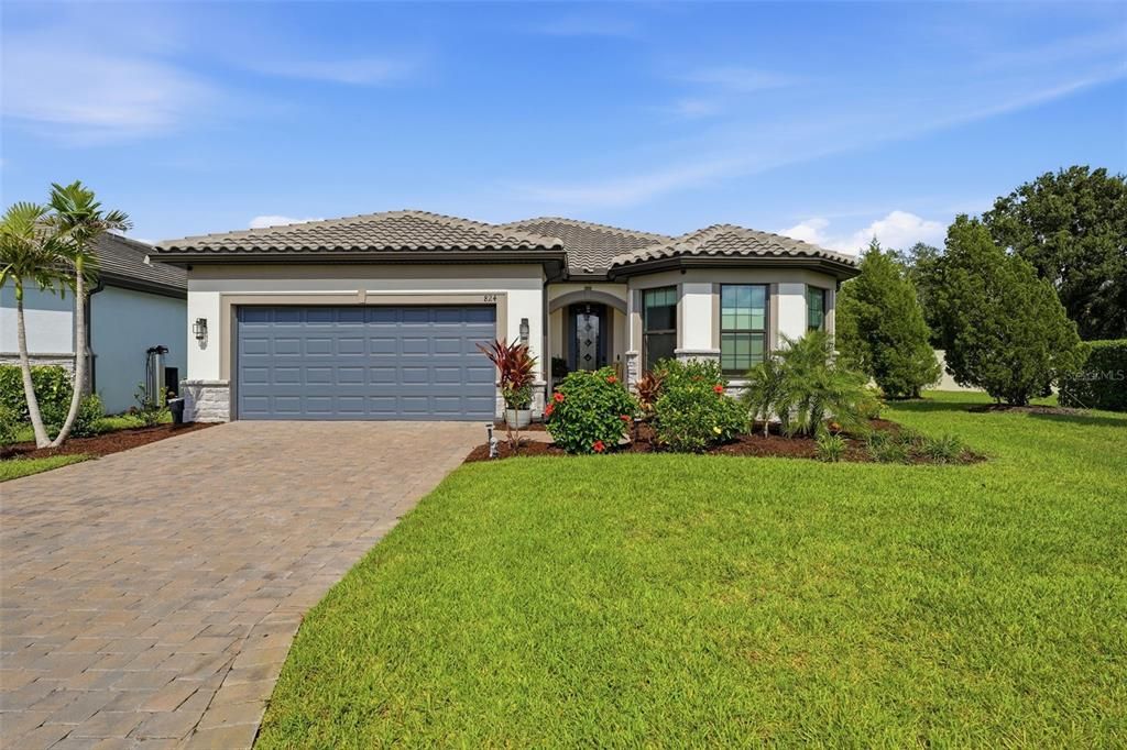 For Sale: $599,000 (3 beds, 2 baths, 1908 Square Feet)