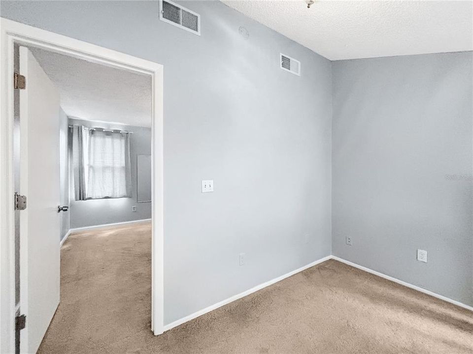 В аренду: $1,600 (2 спален, 2 ванн, 1048 Квадратных фут)