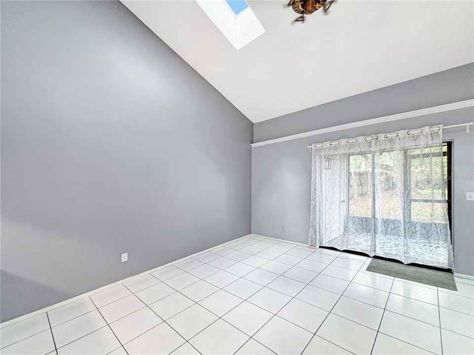 В аренду: $1,600 (2 спален, 2 ванн, 1048 Квадратных фут)