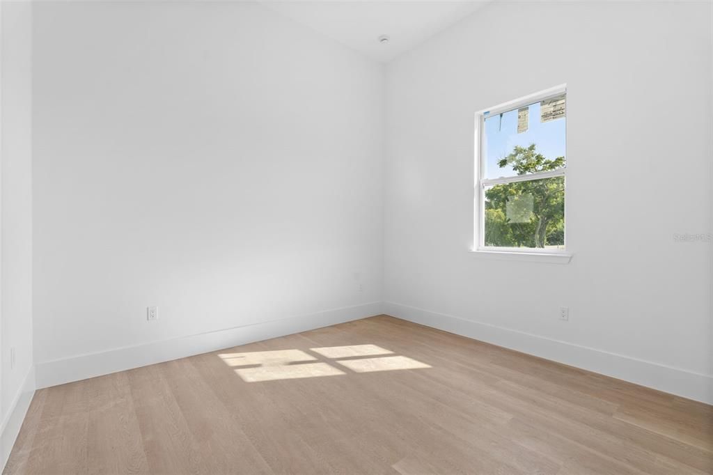 En Venta: $379,900 (4 camas, 2 baños, 1630 Pies cuadrados)