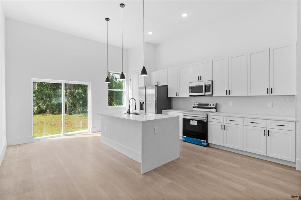 En Venta: $379,900 (4 camas, 2 baños, 1630 Pies cuadrados)