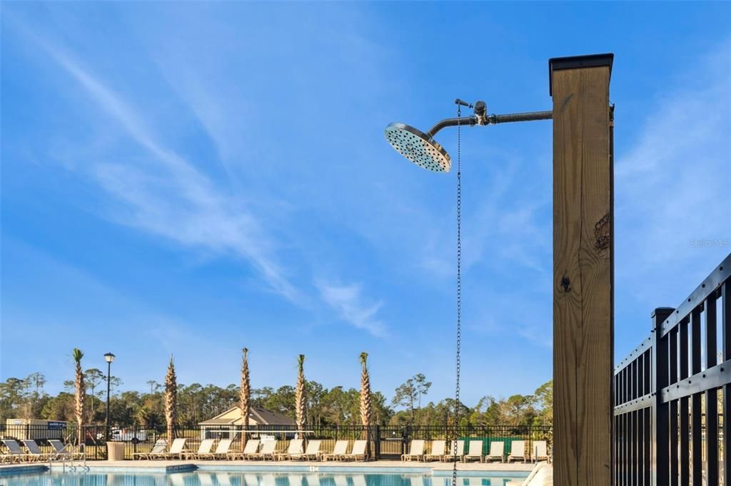 Activo con contrato: $414,990 (5 camas, 3 baños, 2601 Pies cuadrados)