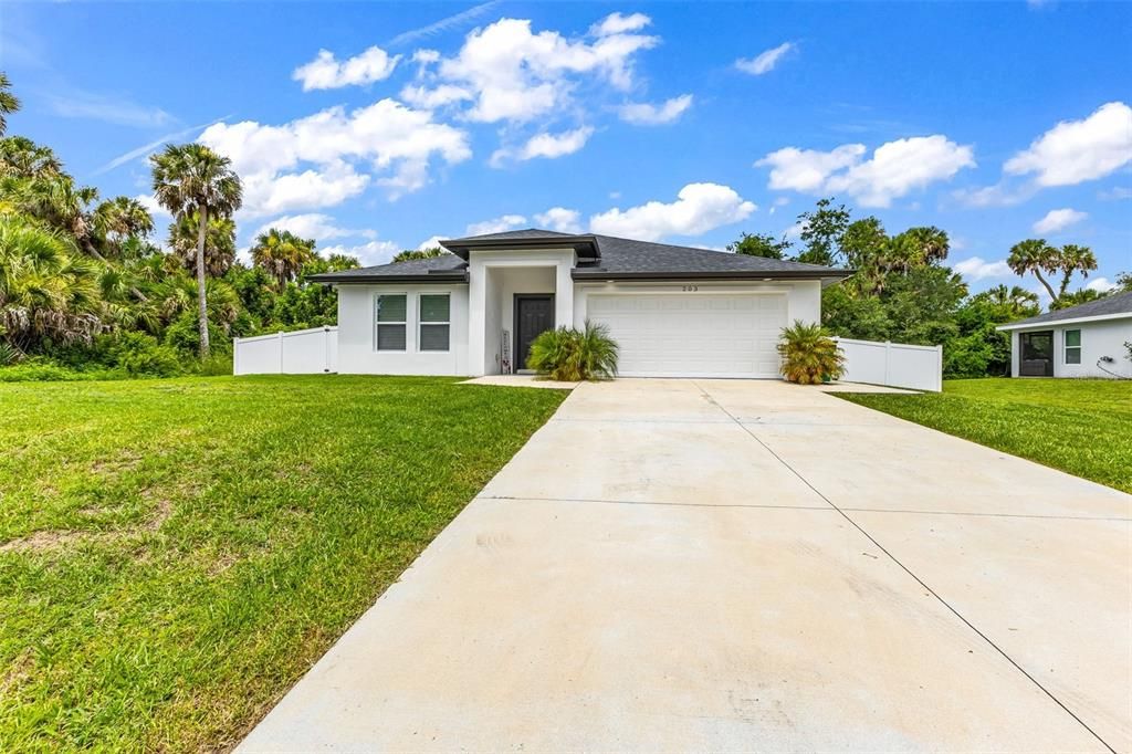 Activo con contrato: $309,900 (3 camas, 2 baños, 1417 Pies cuadrados)