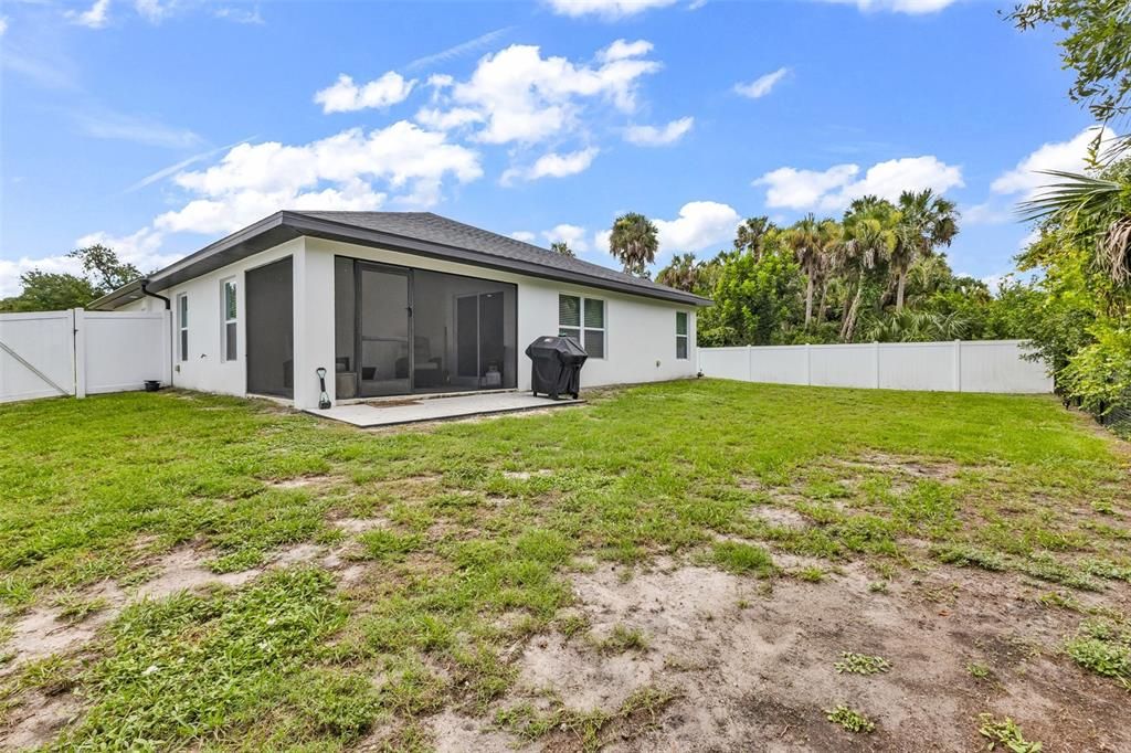 Activo con contrato: $309,900 (3 camas, 2 baños, 1417 Pies cuadrados)