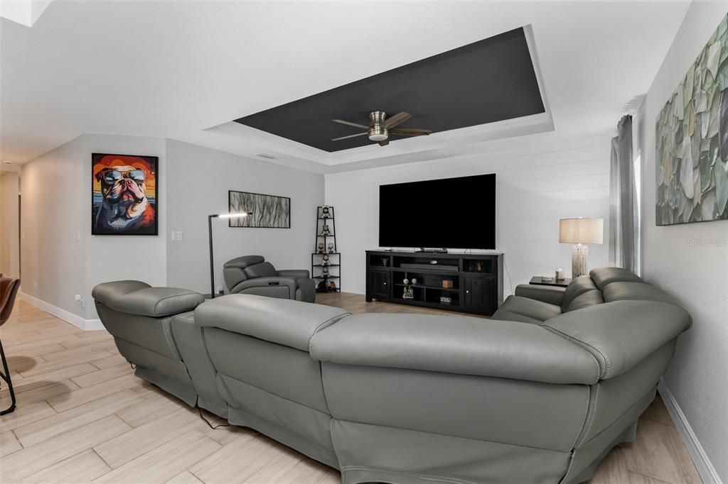 Activo con contrato: $309,900 (3 camas, 2 baños, 1417 Pies cuadrados)