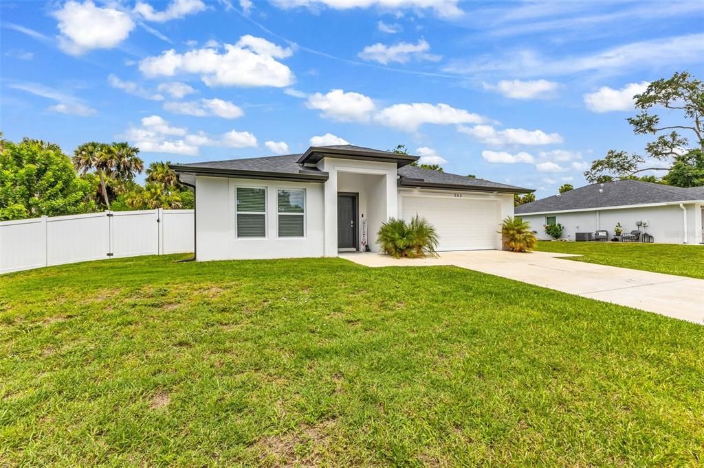 Activo con contrato: $309,900 (3 camas, 2 baños, 1417 Pies cuadrados)