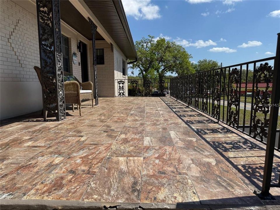 For Sale: $424,900 (3 beds, 2 baths, 1902 Square Feet)