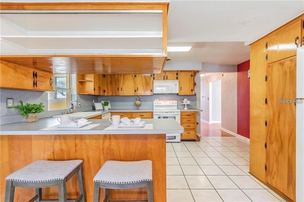 For Sale: $424,900 (3 beds, 2 baths, 1902 Square Feet)