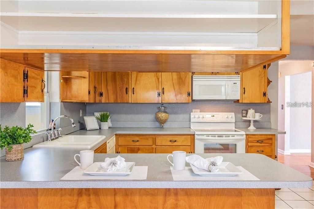 For Sale: $424,900 (3 beds, 2 baths, 1902 Square Feet)