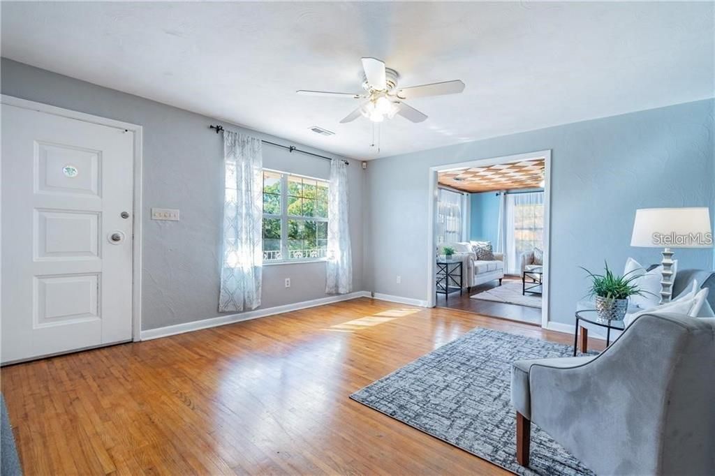 For Sale: $424,900 (3 beds, 2 baths, 1902 Square Feet)
