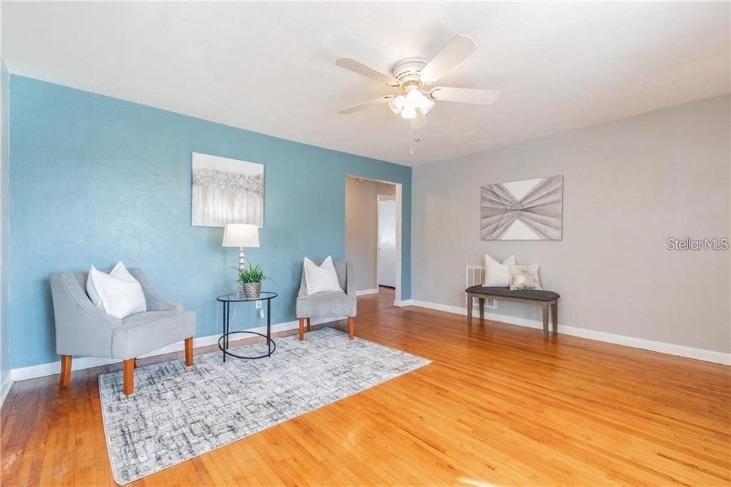 For Sale: $424,900 (3 beds, 2 baths, 1902 Square Feet)