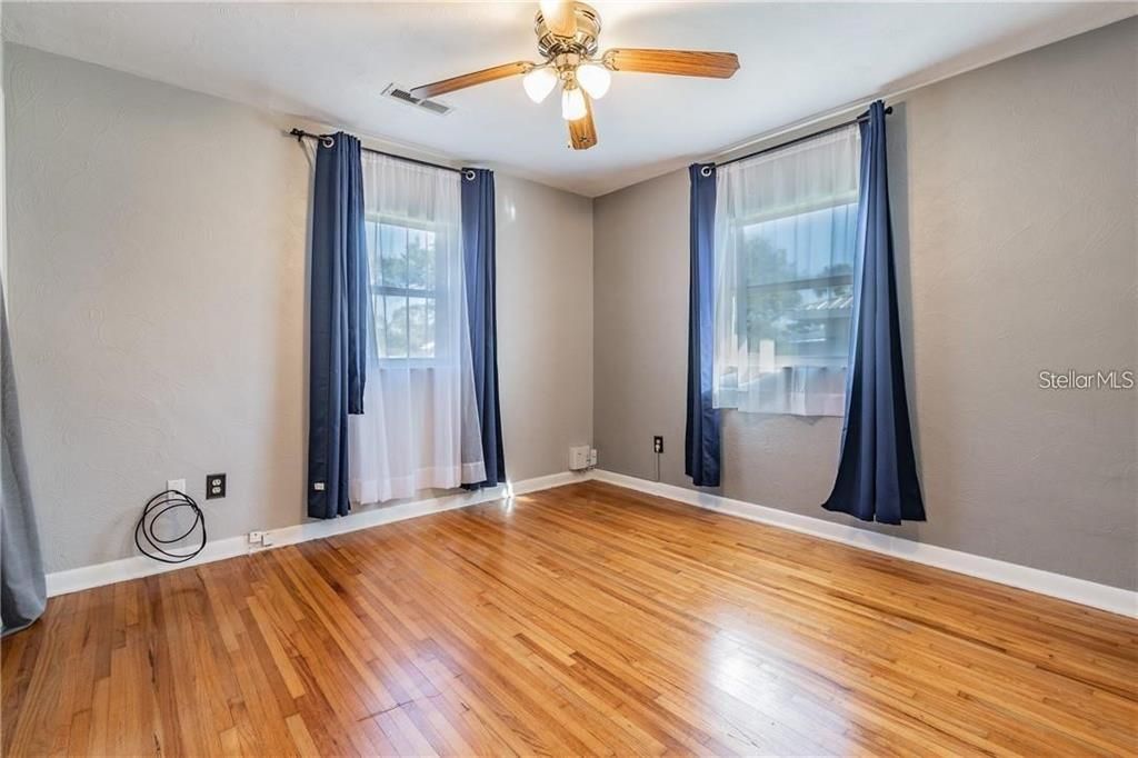 For Sale: $424,900 (3 beds, 2 baths, 1902 Square Feet)