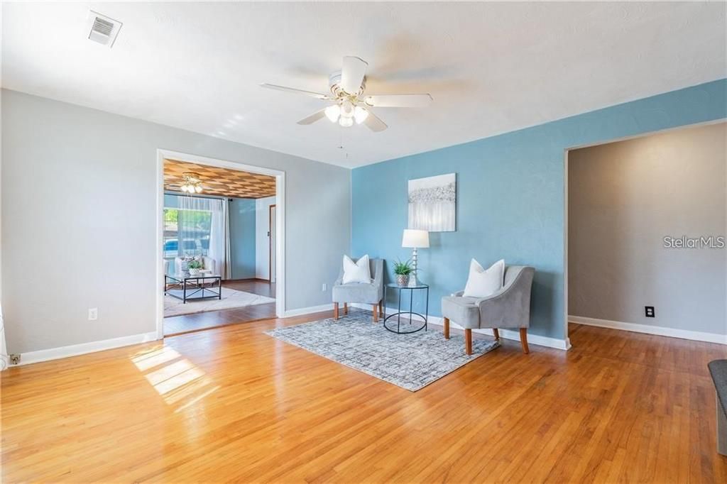 For Sale: $424,900 (3 beds, 2 baths, 1902 Square Feet)