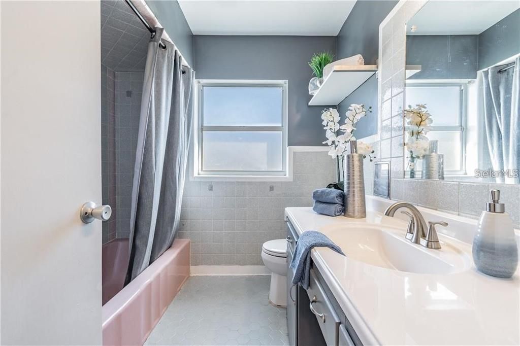 For Sale: $424,900 (3 beds, 2 baths, 1902 Square Feet)