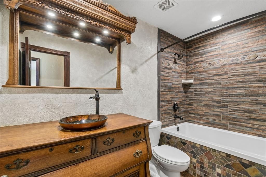 En Venta: $410,000 (3 camas, 2 baños, 2288 Pies cuadrados)