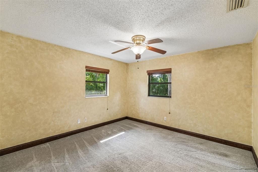 En Venta: $410,000 (3 camas, 2 baños, 2288 Pies cuadrados)