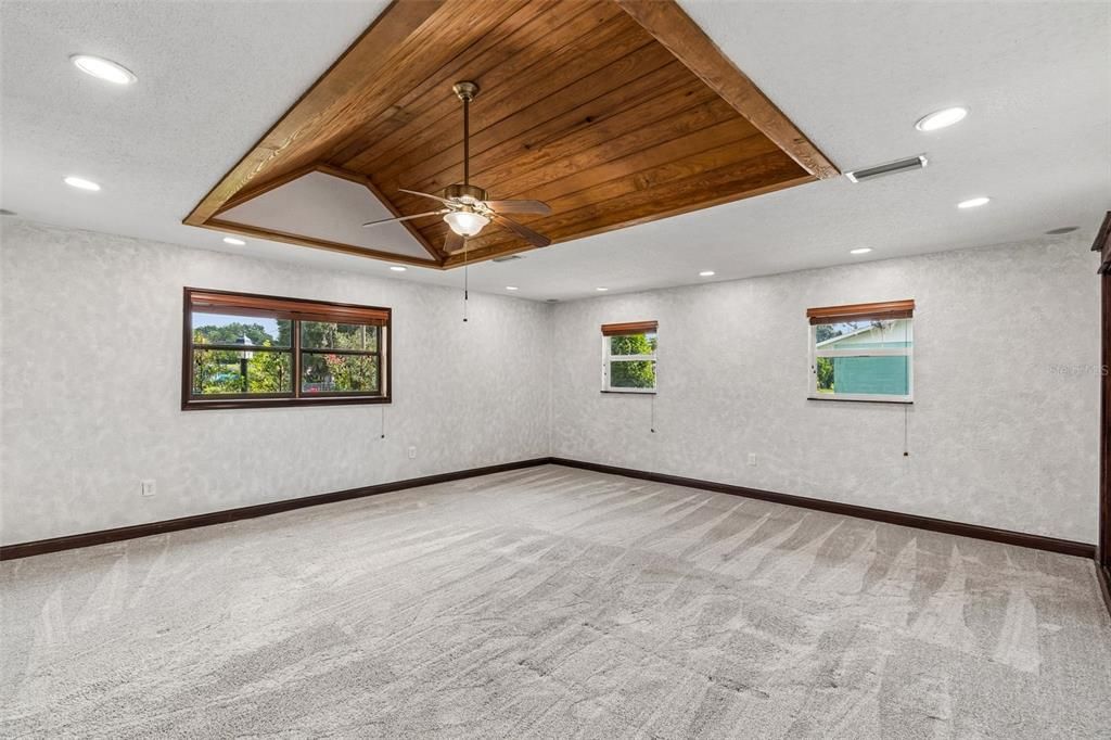 En Venta: $410,000 (3 camas, 2 baños, 2288 Pies cuadrados)