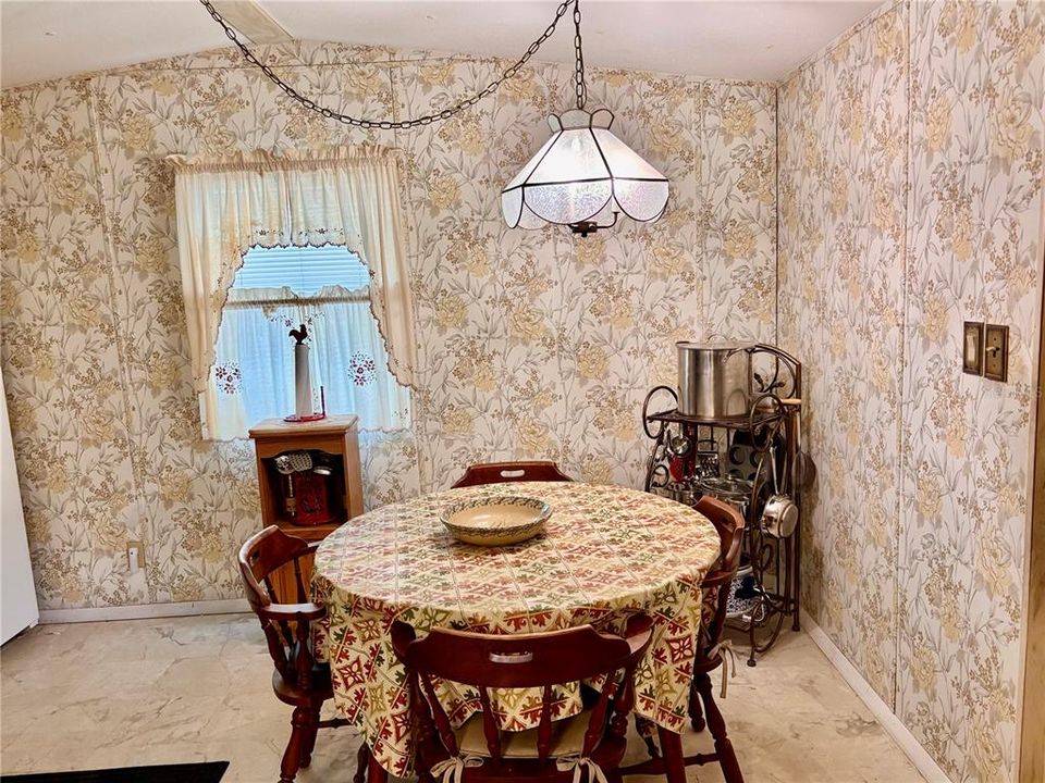 На продажу: $89,900 (2 спален, 1 ванн, 672 Квадратных фут)