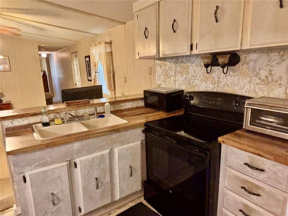 На продажу: $89,900 (2 спален, 1 ванн, 672 Квадратных фут)