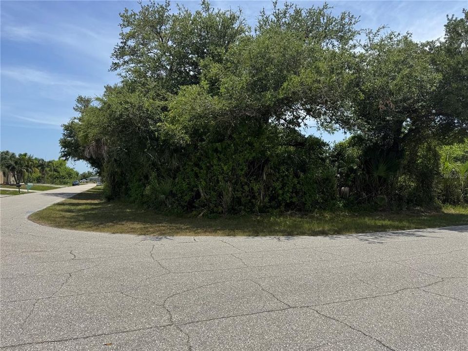 En Venta: $65,000 (0.23 acres)