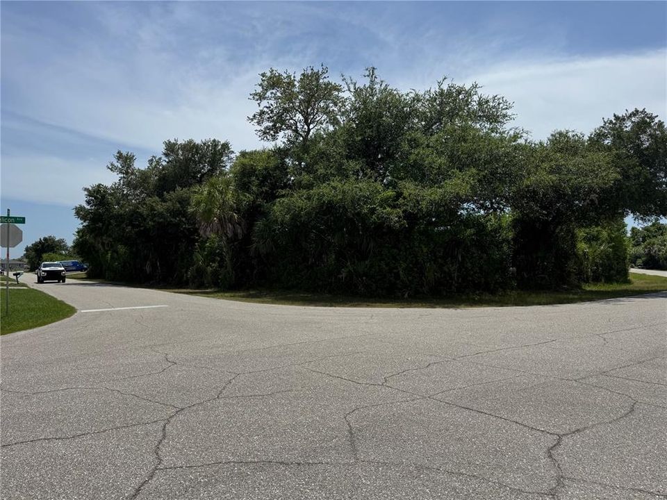 En Venta: $65,000 (0.23 acres)